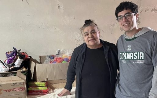 Gimnasia llevó juguetes y golosinas a cinco merenderos de Comodoro
