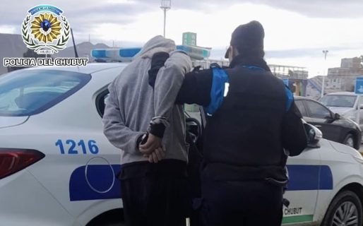 Intentó robar en un supermercado y tenía pedido de captura 