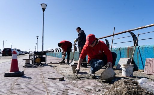 Comenzaron tareas de reparación en los paseos costeros de la ciudad