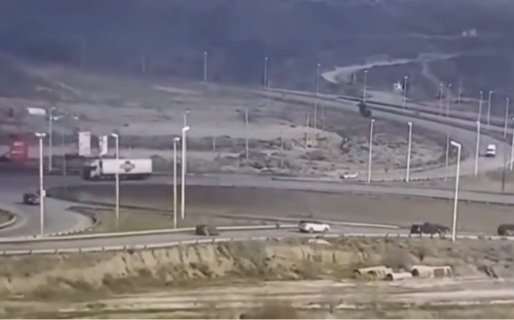 Así fue el vuelco del camión en la rotonda de Ruta 3 y 26