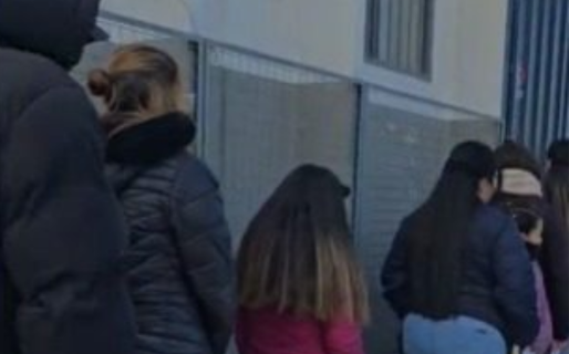 Crisis sin freno: colas interminables para entregar CV en un súper chino de Comodoro