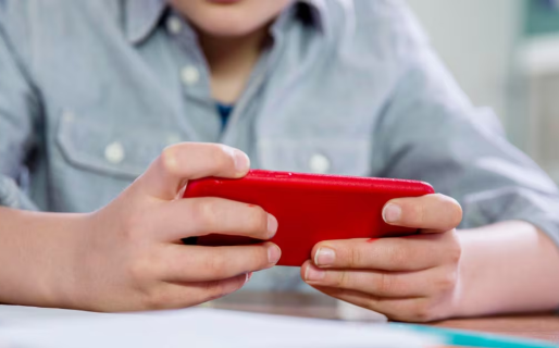 Invitan a un encuentro comunitario sobre crianza digital en Comodoro