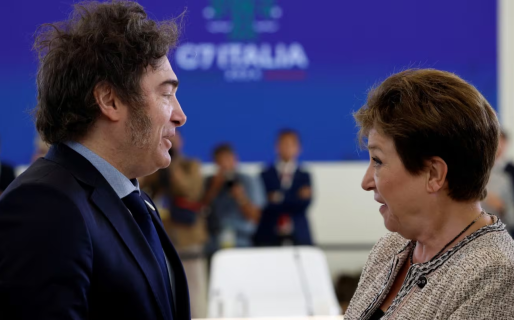 Caputo recibió apoyo del FMI antes que el dólar llegue al techo de la banda, pero deberá profundizar su plan