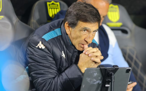 Racing podría llegar con cuatro bajas para el partido contra River por Copa Argentina