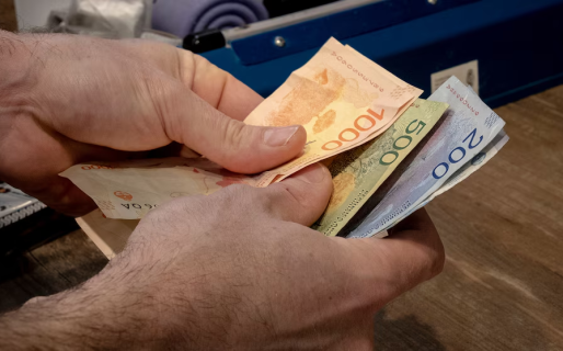 Salario Mínimo Vital y Móvil de octubre 2025: cómo quedó el valor por hora y la jornada completa