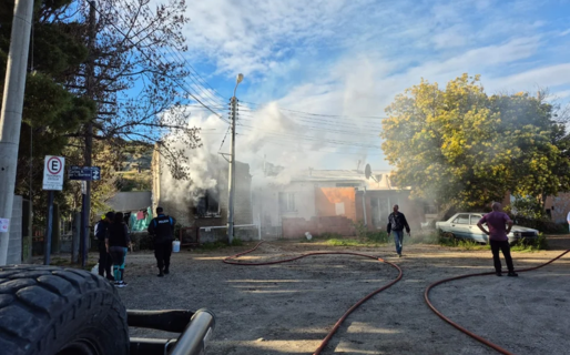 Incendio en una vivienda del barrio Astra movilizó a dos dotaciones de bomberos