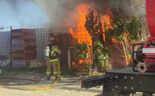 Voraz incendio en una vivienda de zona de Quintas II