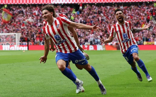 Un medio español analizó a Julián Álvarez tras la victoria del Atlético ante el Real Madrid: “Vuela”