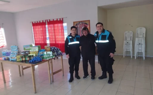 La Policía donó alimentos al Club Stella Maris tras el robo que sufrieron