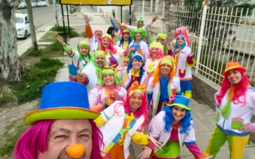 Reforzando sonrisas: se incorporaron cinco nuevos payamédicos en Comodoro