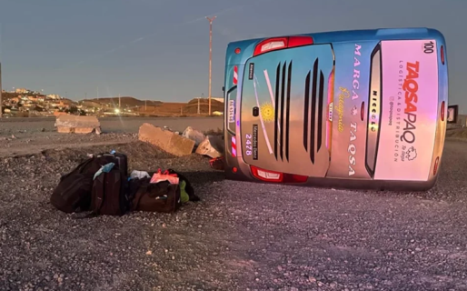 Un colectivo de larga distancia que venía hacia Comodoro volcó con 36 pasajeros a bordo