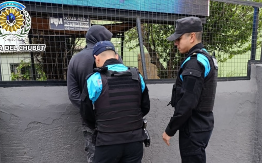 Violento robo en la Costanera: lo agarraron del cuello para robarle el celular y la llave del auto