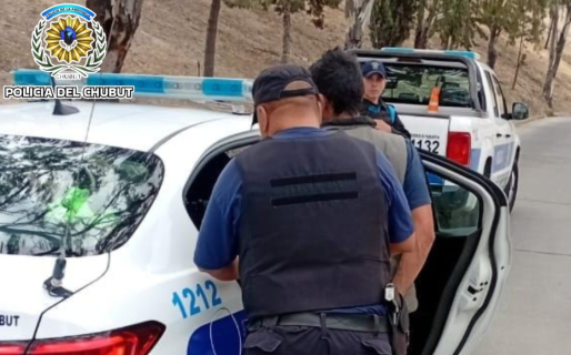 Tenía pedido de captura y lo atraparon caminando por la Alsina