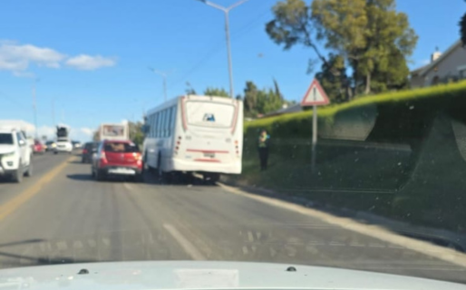 Dos colectivos de Patagonia Argentina se rompieron mientras circulaban por km 3