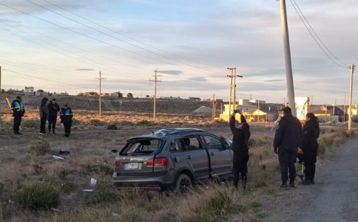 Trágico accidente en Ruta 1: una joven murió y un hombre resultó herido tras vuelco