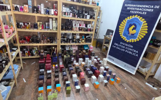 Cayó una banda que vendía perfumes truchos: eran peligrosos para la salud y superaban los $20 millones