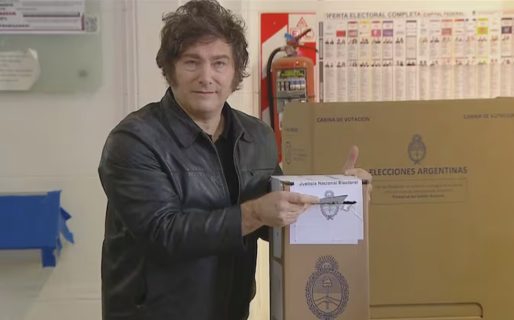 <strong>En medio de un fuerte operativo, Javier Milei votó en Almagro y se fue sin dar declaraciones</strong>