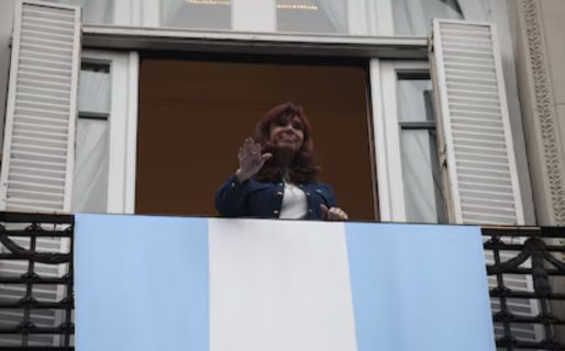 <strong>Tras la derrota, CFK cuestionó a Kicillof por la estrategia: “Fue un error político desdoblar la elección”</strong>