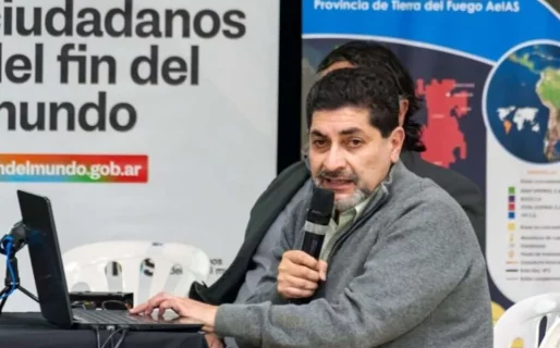 Oscar Olima se postula para rector de la UNPSJB