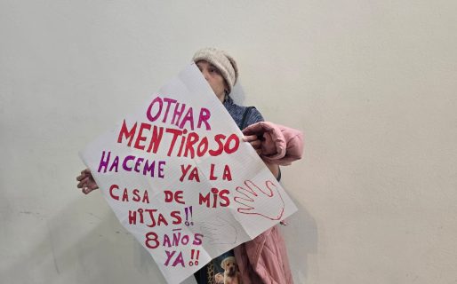 Vecina damnificada del temporal de 2017 perdió su casa en un incendio y reclama al intendente una vivienda para sus hijas