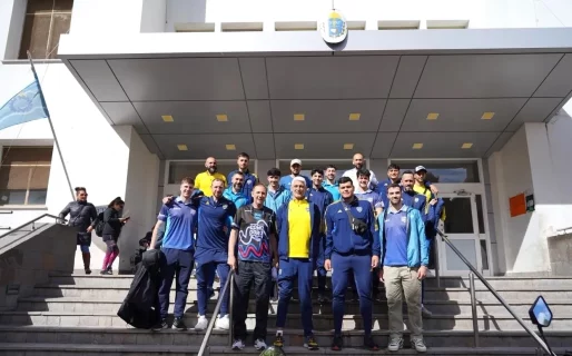 Waiwen y Boca Vóley llevaron sonrisas a Pediatría y Oncología del Hospital Regional
