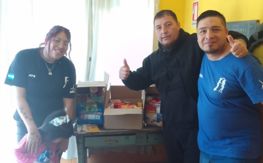 Una academia de Comerciales donó alimentos a la vecinal de San Cayetano: «valoramos profundamente estas acciones»