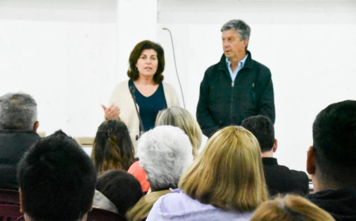 Menna y Romero estuvieron en la vecinal 9 de Julio y conversaron con los vecinos sobre la Boleta Única