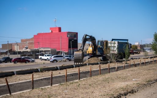 Con maquinaria vial, el Municipio avanza en el mantenimiento preventivo de zonas de desagüe