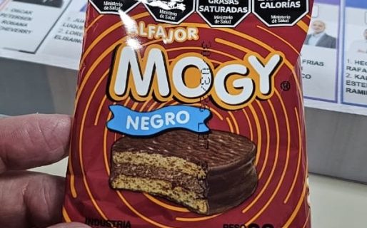 Vergonzoso: La vianda de las autoridades de mesa incluye unos cuantos alfajores y un puñado de gomitas