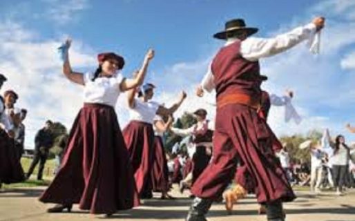Rada Tilly celebra los 25 años del Taller Municipal de Folklore con una gran velada
