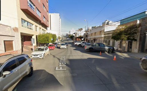 Precaución en el centro por tareas de saneamiento en la calle Francia