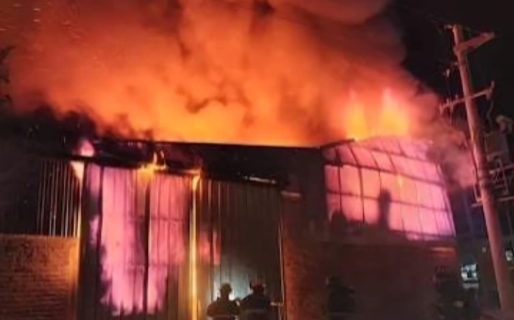 <strong>Una familia logró escapar de su casa en llamas tras un cortocircuito</strong>
