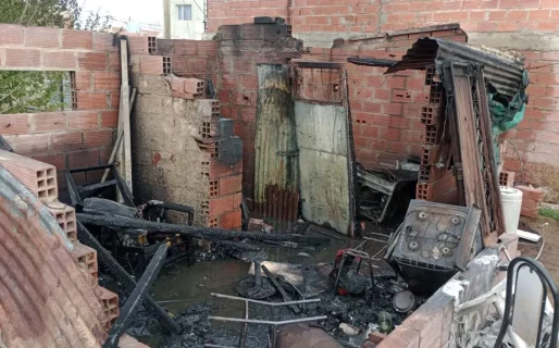Se incendió una casa en el barrio Abel Amaya durante el temporal de viento