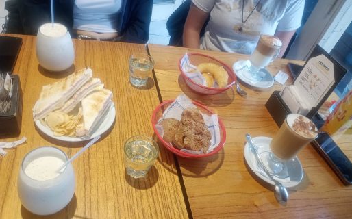 Quedaron seis horas «atrapados» en una cafetería por la caída de Mercado Pago