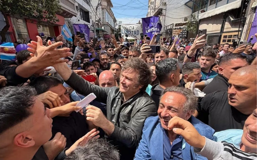 Milei encabezó una caravana en Santiago del Estero: «Entiendo el esfuerzo, pero estamos en el camino correcto»