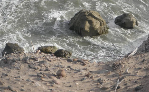 Hallaron un cuerpo sin vida en la costa de Rawson