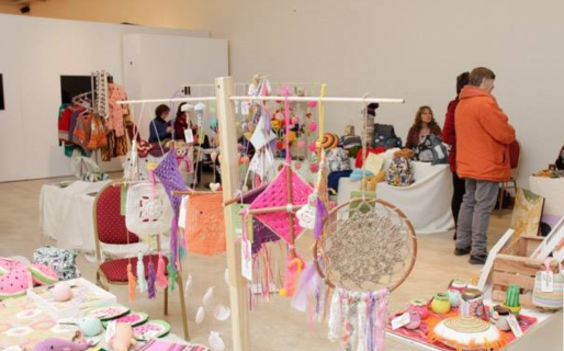 Feria de Emprendedores y Artesanos en Rada Tilly celebra el Día de la Madre con productos únicos