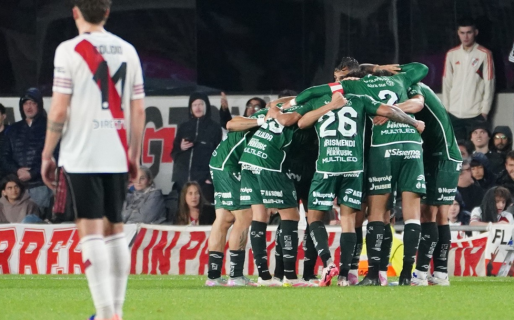River en picada: perdió 1 a 0 contra Sarmiento y el Monumental cargó contra el equipo