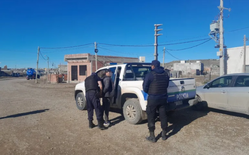 Tres hombres fueron hallados culpables de robar y amenazar a menores en una parada de colectivo