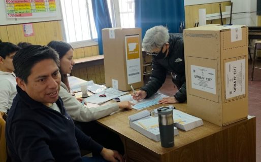 En la Escuela N°105 ya votó cerca del 30% del padrón y la jornada avanza con normalidad
