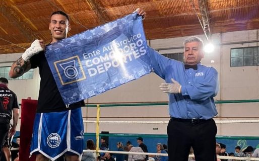 Gustavo Lemos pegó fuerte en General Conesa y sumó su cuarto triunfo profesional