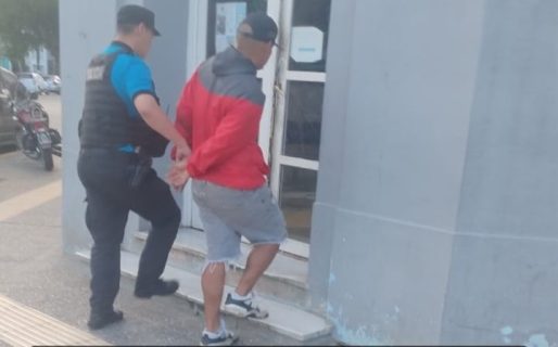 Intentó robar dos perfumes en un supermercado y terminó detenido