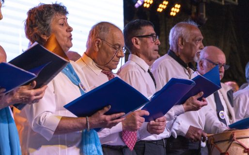 Emotiva celebración por los 20 Años del Coro Municipal «Voces Comodorenses»