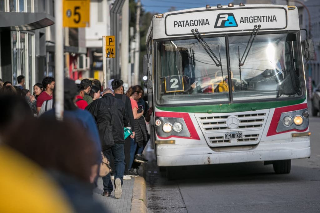 Se levantó el paro de colectivos y se normaliza el servicio en las tres ...