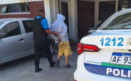 Cayó otro ladrón de perfumes: lo atraparon cuando intentaba huir por Avenida Rivadavia