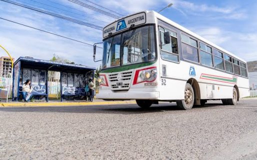 El transporte público vuelve a circular con normalidad este martes