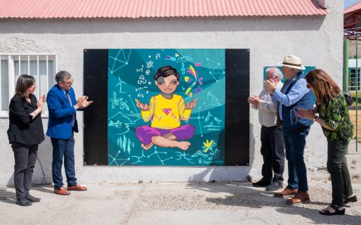 El Municipio acompañó la colocación de un mural por el Día Internacional de la ciencia