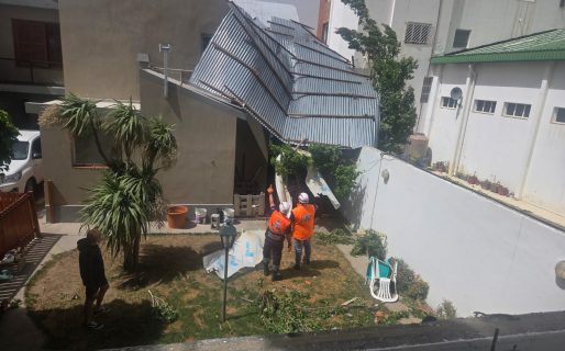 Defensa Civil asiste por voladura de techos en distintos barrios de Comodoro