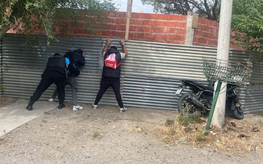 Intentaron robar una moto en Pueyrredón y terminaron detenidos