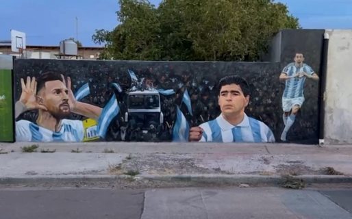 El impresionante mural que homenajea al Diego, Messi y los campeones del Mundo